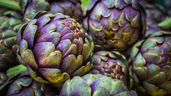 Artichokes piled up