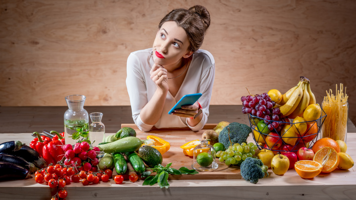 Femme qui compte ses calories